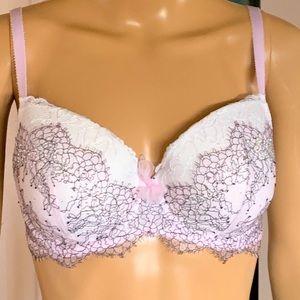 *- Victoria Secret Bra; 34DD; Dream Angels; Lightly Lined Demi; Lace & rhin…